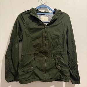 💖 Love me now.  Olive green Jacket